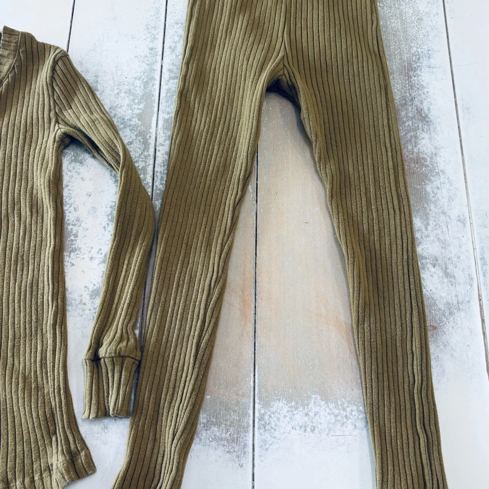 Kate Quinn wide ribbed pajamas - Picture 4 of 5